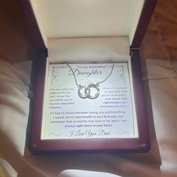 NEW! Elegant Silver Double Circle “Daughter” Necklace Gift from Dad. 💕 - Picture 2 of 6